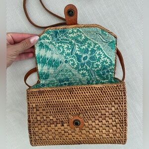 Straw natural crossbody bag